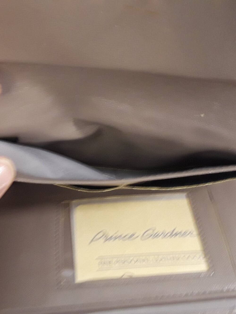 Prince Gardner Leather Checkbook Wallet with snap closure, zipper coin closure - Picture 3 of 11